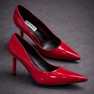 STEVE MADDEN Carmel Pointed Toe Pump In Red Patent SIZE 7